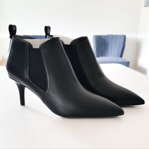 Cole Haan Black Ankle Boots Size 8 - Pointed Toe and Kitten Heel